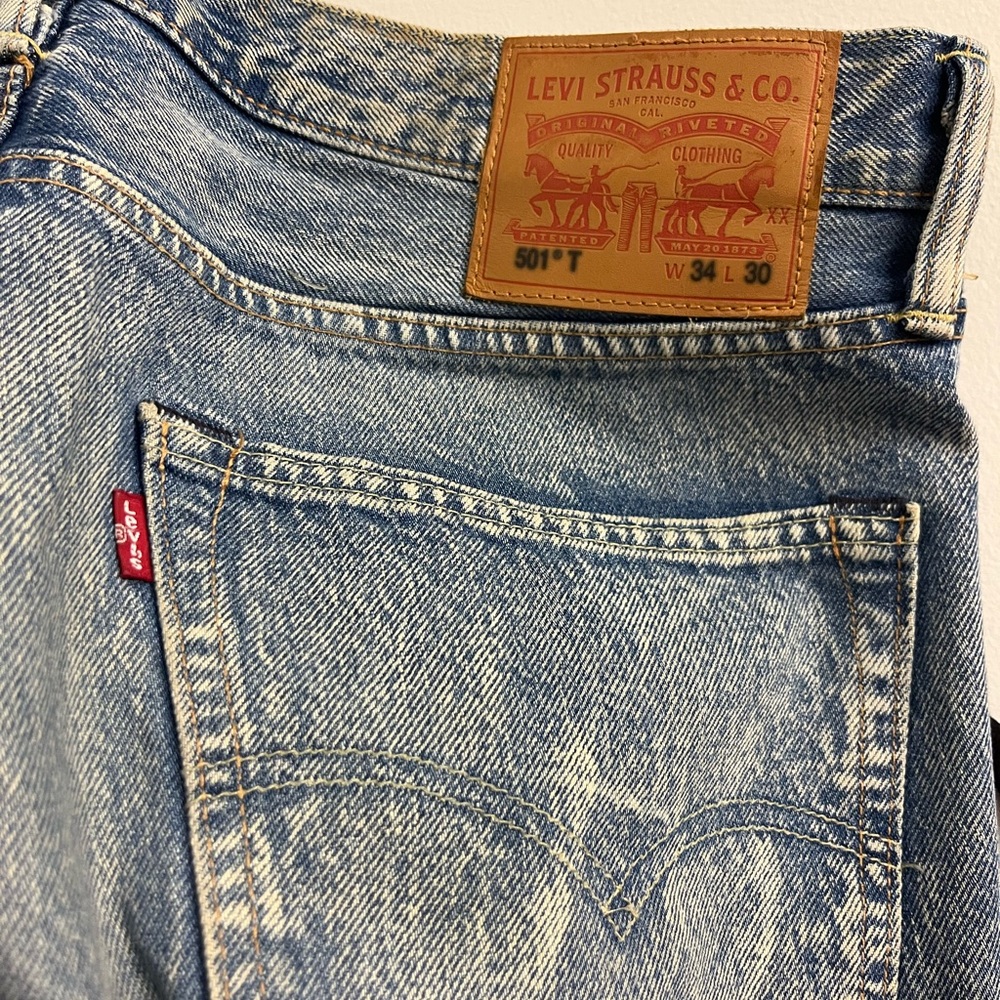 Levi's 501 Jeans Men's 34x30 Light Blue Denim Button Fly